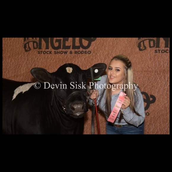 Meet your Posher, Kaleigh - Picture 1 of 1